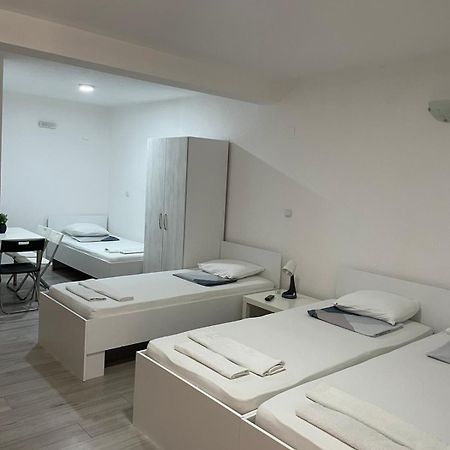 Tiki Apartments Gevgelija Buitenkant foto
