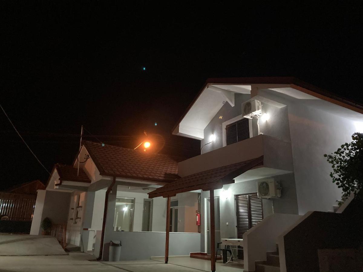 Tiki Apartments Gevgelija Buitenkant foto