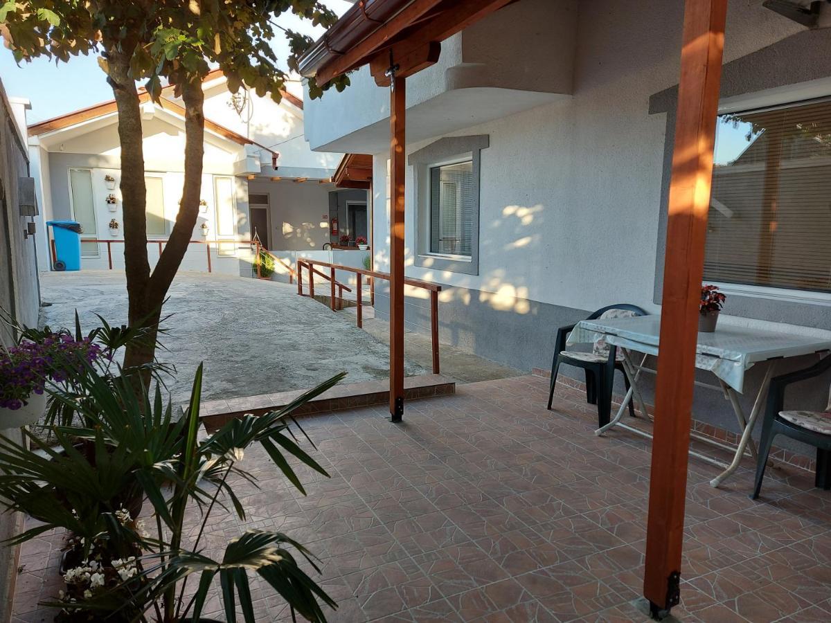Tiki Apartments Gevgelija Buitenkant foto